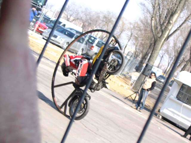 valaki produk�lja mag�t